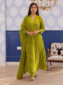 Aaghnya - Women's GREEN Viscose Rayon Embroidered Straight Kurta with Pant and Dupatta