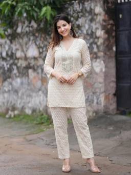 Aaghnya - Women's Cream Viscose Rayon Embroidered Straight Kurta with Pant