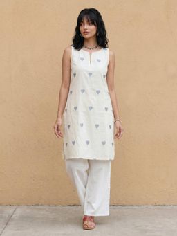 Aaghnya - Women's White Cotton Blend Embroidered Straight Kurta with Pant