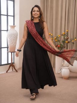 Aaghnya - Women's Black Viscose Rayon Solid Anarkali Kurta with Pant and Dupatta