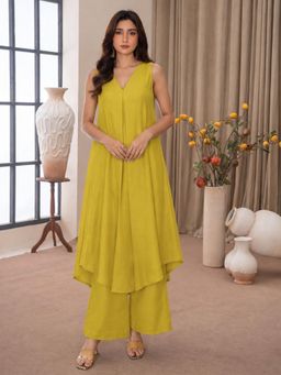 Aaghnya - Women's Yellow Viscose Rayon Solid A-Line Kurta with Palazzo