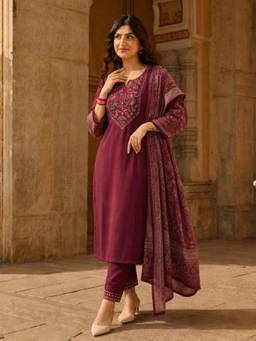 Aaghnya - Women's Wine Viscose Rayon Solid Straight Kurta with Pant and Dupatta