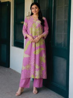 Aaghnya - Women's Purple Viscose Rayon Printed Straight Kurta with Pant