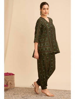 Rangriti - Green Floral Viscose Blend Kurta and Salwar