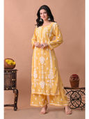 Yellow color option, Currently selected
