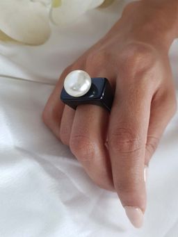 The Jewel Factor - Black Acrylic Polka Pearl Ring