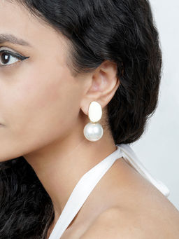 Joker and Witch - Joker & Witch Soleil Gold And White Pearl Earring