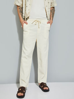 max - Urb_N Men Cream Solid Relaxed Fit Cargo Trousers