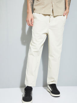 max - Urb_N Men Cream Solid Relaxed Fit Cargo Trousers