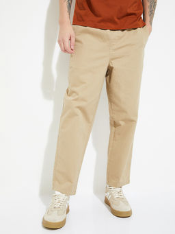 max - Urb_N Men Beige Solid Relaxed Fit Cargo Trousers