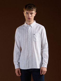 The Bear House - Men Purple Tailored Fit Stripes Casual Shirt