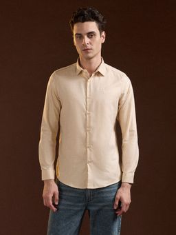 The Bear House - Men Beige Tailored Fit Solid Casual Shirt
