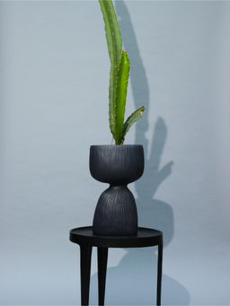 Muun Home - Aden Organic Planter Black