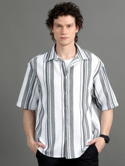 SILISOUL - Men White Relaxed Fit Checked Cotton Shirt