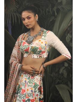 Baise Gaba - White Satin Floral Sweetheart Three Fourth Sleeves Blouse