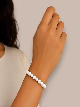 Accessher - Elegant White Beaded Bracelet
