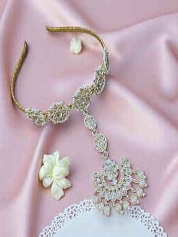 Accessher - Gold-Tone Kundan Pearl Mathapatti