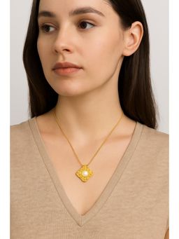 VIEN - Elegant Gold-Plated Pearl Pendant Necklace