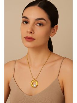 VIEN - Elegant Gold Plated White Pearl Pendant Necklace