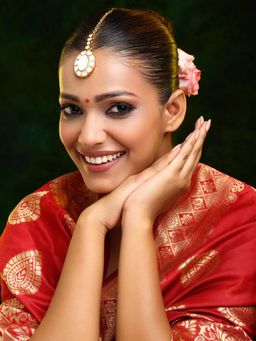 Ruby Raang Studio - White Kundan Maangtikka