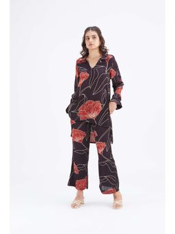 Hasttvam - Inya Black Floral Print Co-Ord (Set of 2)