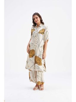 Hasttvam - Easha White Floral Print Kurta and Pant (Set of 2)