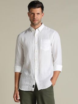 Dockers - Men Solid White Classic Fit Shirt