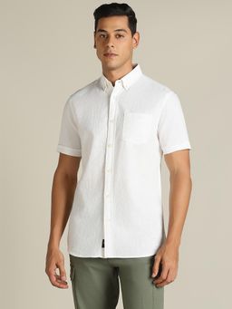 Dockers - Men Solid White Classic Fit Shirt
