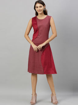 RAREISM - Maroon Solid Casual Knee Length Dress