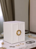 White color option, Currently selected