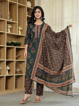 Yufta - Green Pure Cotton Floral Print Kurta with Pant and Dupatta (Set of 3)