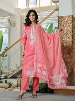 Yufta - Pink Cotton Straight Floral Print Kurta with Pant and Dupatta (Set of 3)