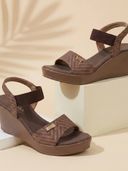 Brown color option