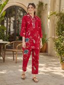 Red color option, Sold out, Currently selected