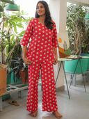 Red color option, Sold out, Currently selected