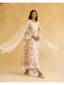 Naaz By Noor - Breezy Flower Child White Kurta Pant and Dupatta