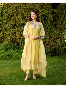 Naaz By Noor - Yellow Roaming Flower Child Kurta Pant and Dupatta