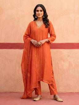 SHAABA CLOTHING - Orange Hand Embroidered Chanderi Silk Kurta With Pant And Dupatta