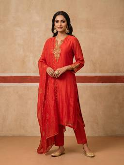 SHAABA CLOTHING - Red Hand Embroidered Chanderi Silk Kurta With Pant And Dupatta