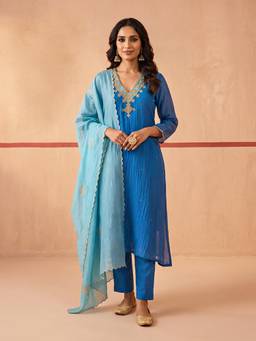 SHAABA CLOTHING - Blue Hand Embroidered Chanderi Silk Kurta With Pant And Dupatta