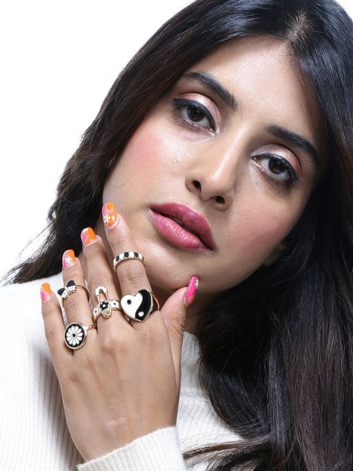 Yellow Chimes Set of 5 Gold-Plated Black Enameled Finger Ring (7)