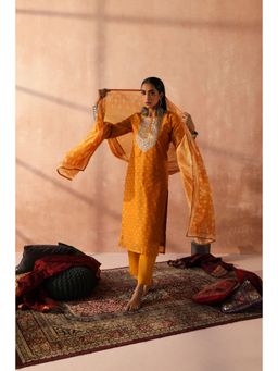 HERITAGE - Yellow Straight Fit Chanderi Printed Kurta (Set of 3)