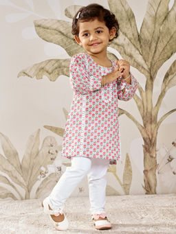 Vastramay - Girls Blue Floral Cotton Kurta & Leggings