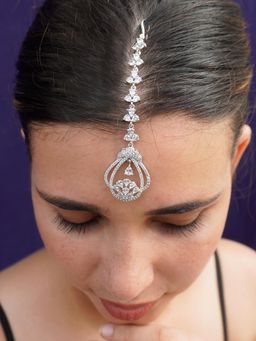 Niscka - Floral Radiance Mangtikka with American Diamonds and Zircon