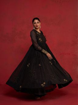 Rhua India - Hridha Gulnaar Kurta Set With Dupatta