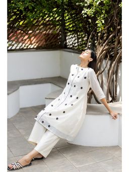 Silai Studio - Dark Moons Off White Chanderi Embroidered Co-Ord