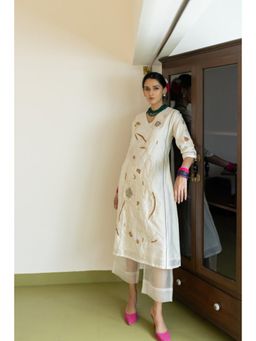 Silai Studio - Shwetara Off White Chanderi Kurta And Sheer Pant