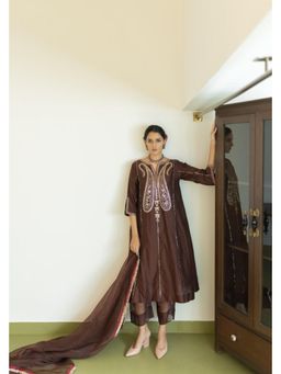 Silai Studio - Dhaaraa Paisely Chanderi Embroidered Kurta and Pant