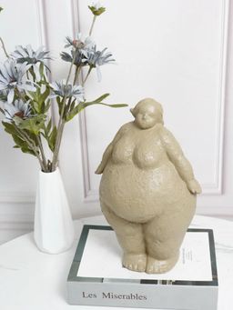 Smokey Cocktail - Charming Plus-Size Lady Decor Beige