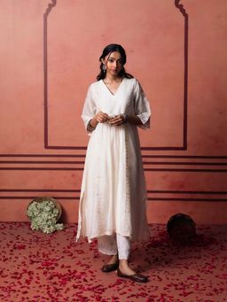 AM by Anita Mittal - Off White Cotton Kaia Kurta with Pant